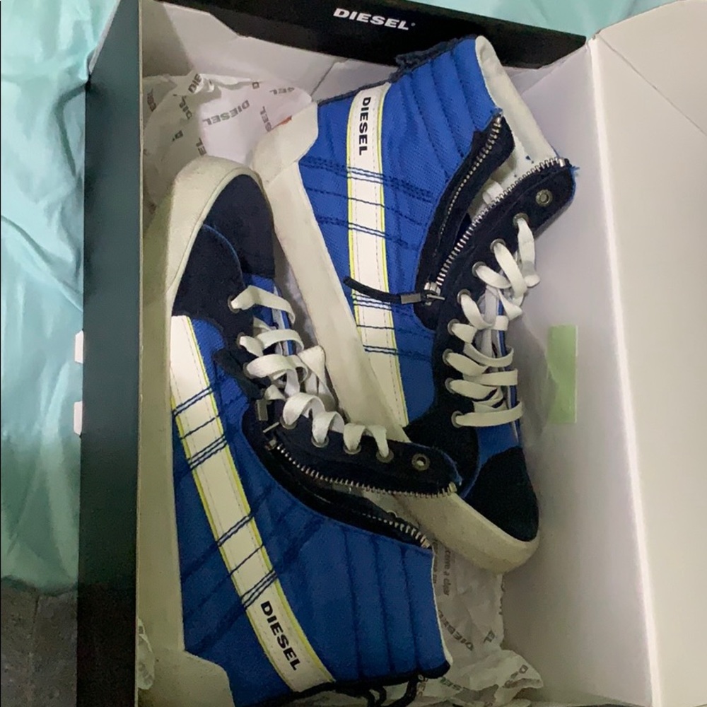 D-String Plus Shoes